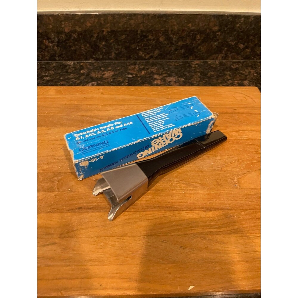 Vintage Corning Ware A-10-HG Detachable Twist-Lock handle
